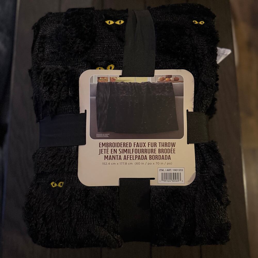 New Costco Viral Faux Fur Halloween Blanket 60”x70” Black Cat Blanket Throw